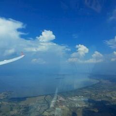 Flugwegposition um 14:20:46: Aufgenommen in der Nähe von 06061 Castiglione del Lago, Perugia, Italien in 1689 Meter